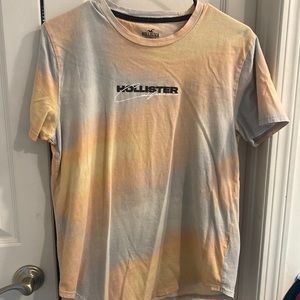 Men’s hollister t shirt size M